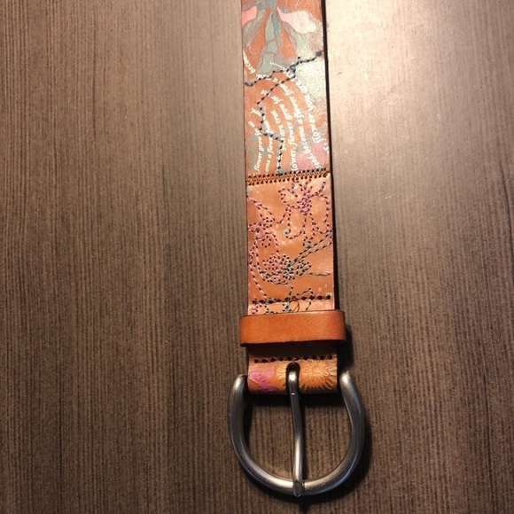 Fossil Embossed Leather multicolored floral embellished Belt - Picture 3 of 8